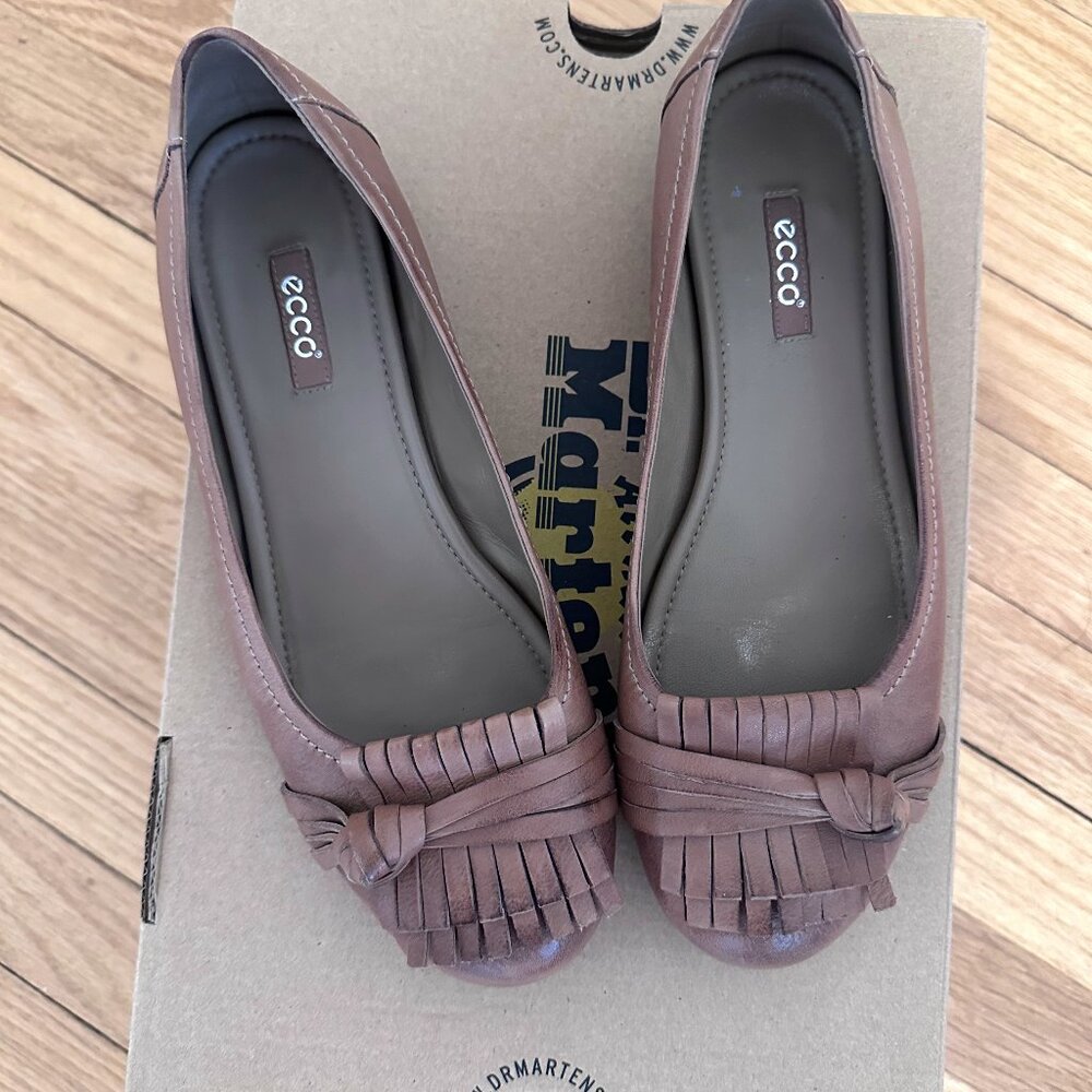 Ecco Flats & Loafers